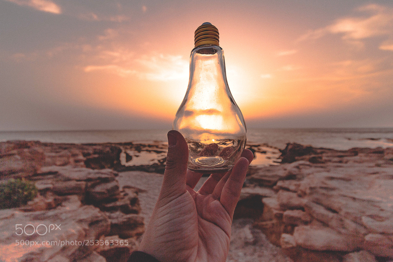 Canon EOS 700D (EOS Rebel T5i / EOS Kiss X7i) sample photo. Fancy lightbulb over sunset photography