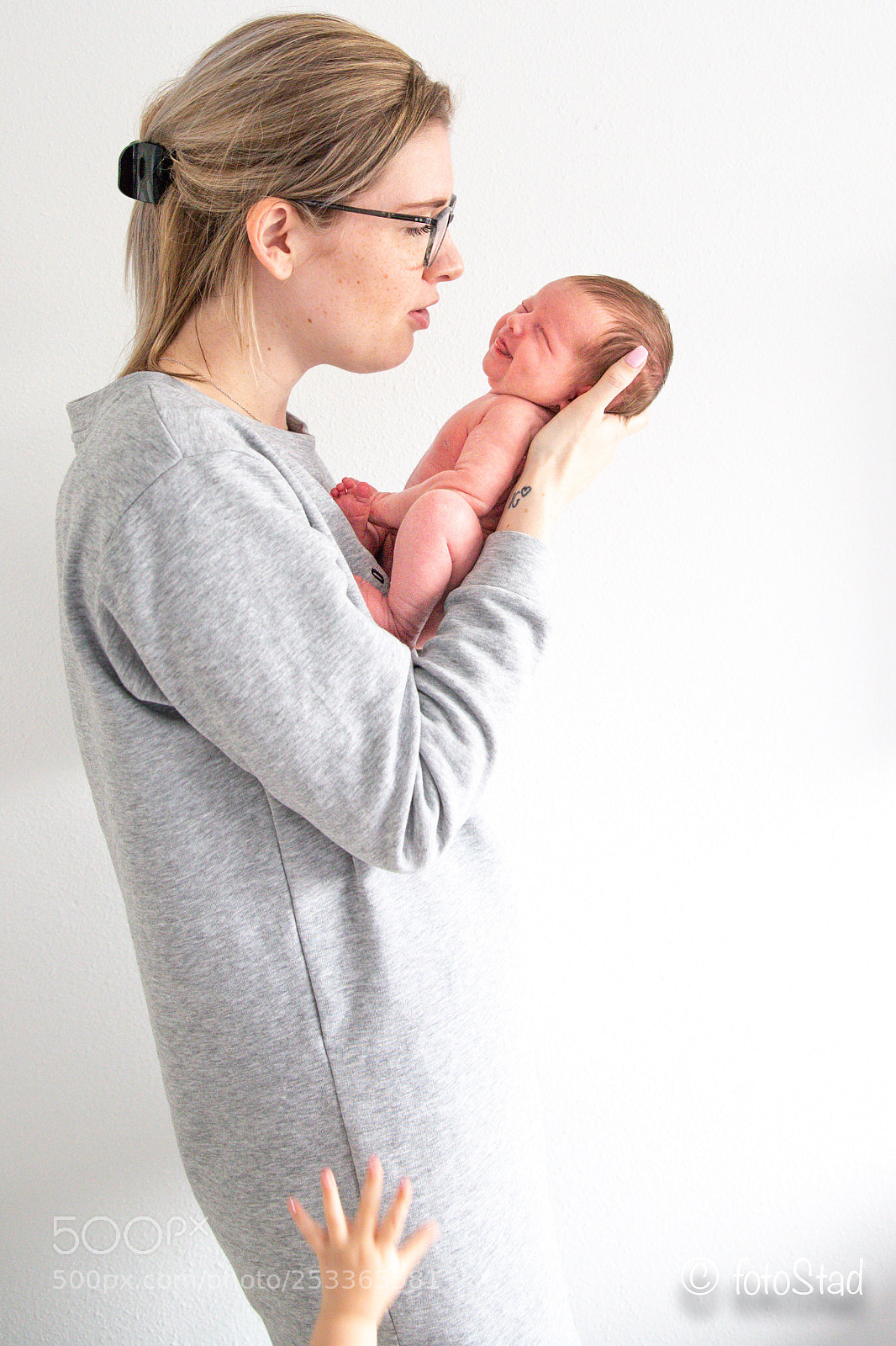 Canon EOS 6D Mark II sample photo. Mother photography