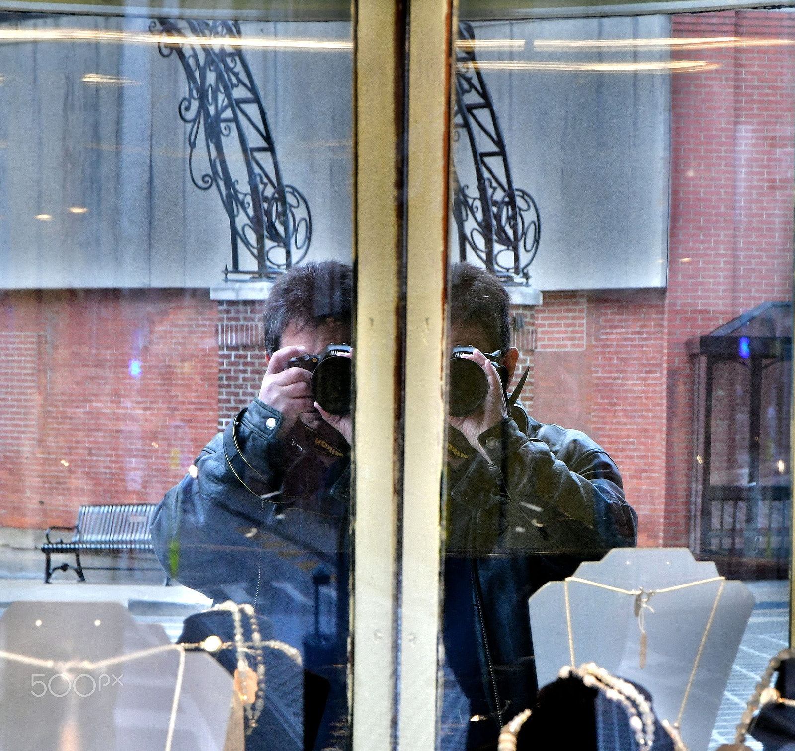 Sigma 17-70mm F2.8-4 DC Macro OS HSM | C sample photo. Split screen selfie photography
