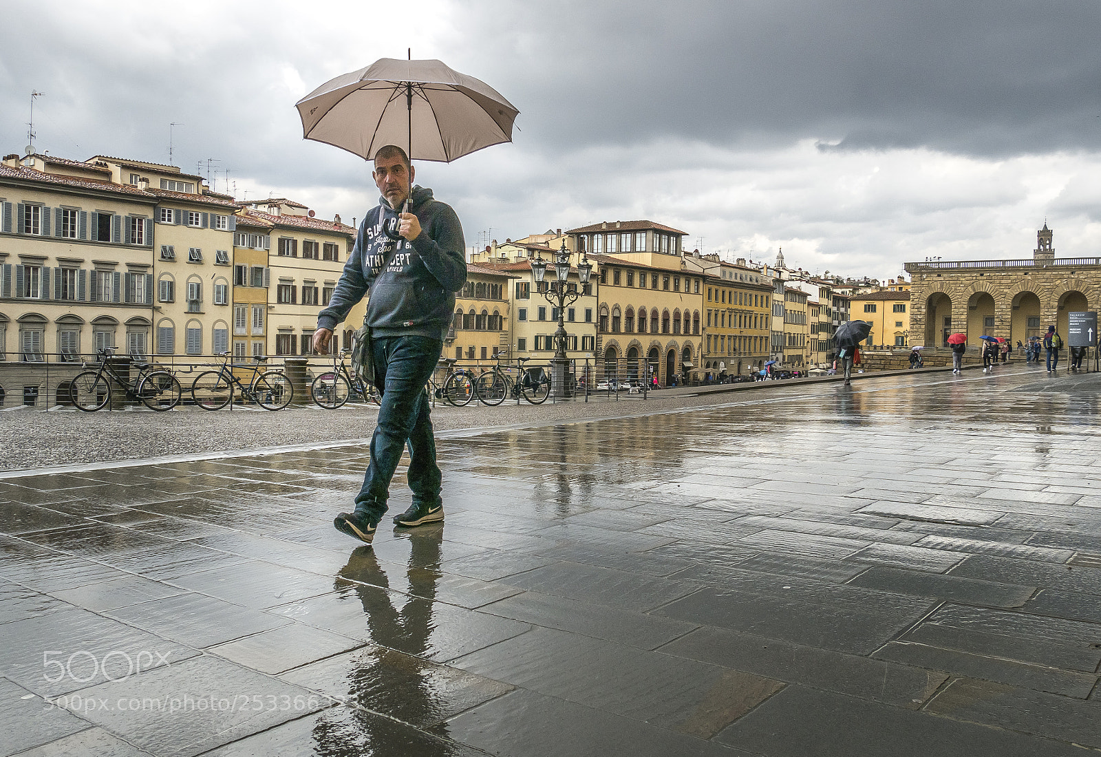 Panasonic Lumix DMC-G85 (Lumix DMC-G80) sample photo. Florence in the rain photography