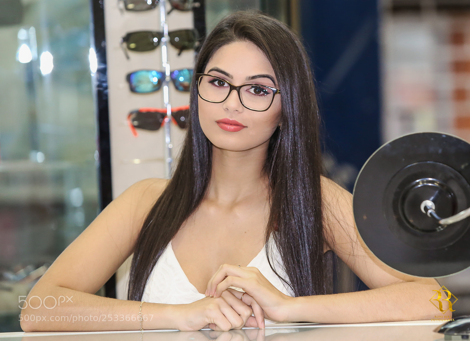 Canon EOS 6D sample photo. Model of glasses and photography