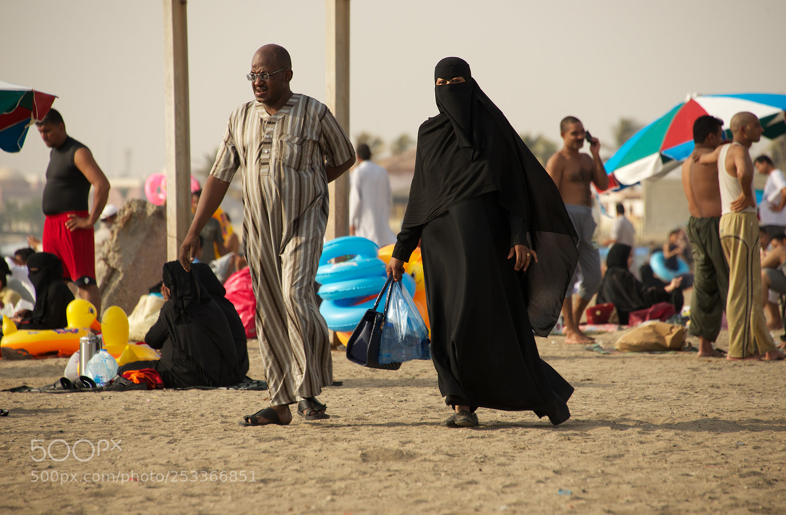 Nikon D800E sample photo. Muslim couple strolling in photography