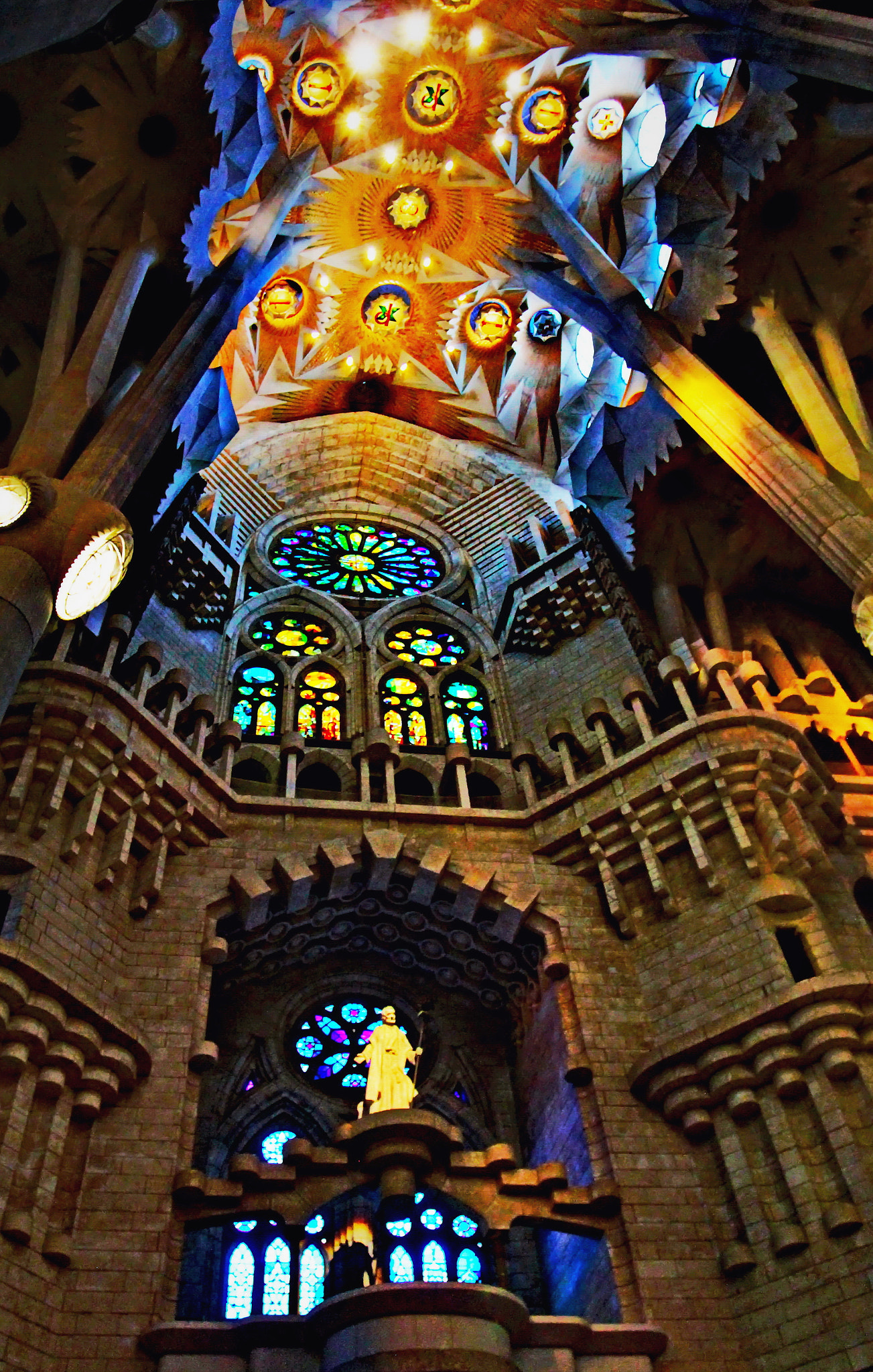 Canon EOS sample photo. Gaudi great art photography