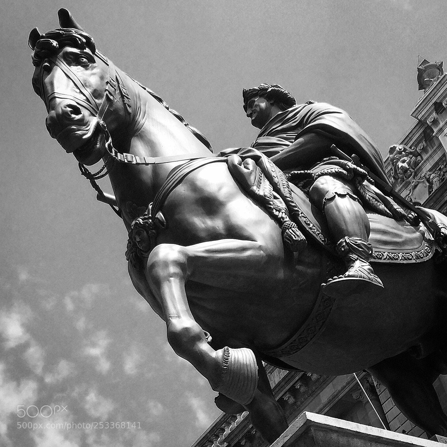 Apple iPhone 5s sample photo. Estatua de el caballito photography