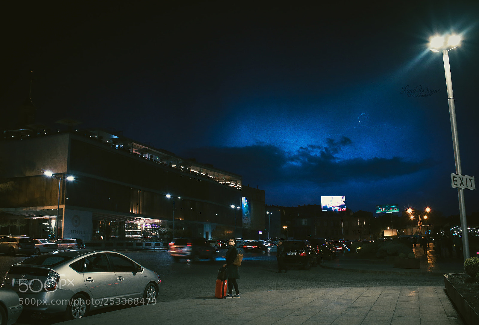 Canon EOS 7D Mark II sample photo. City photography
