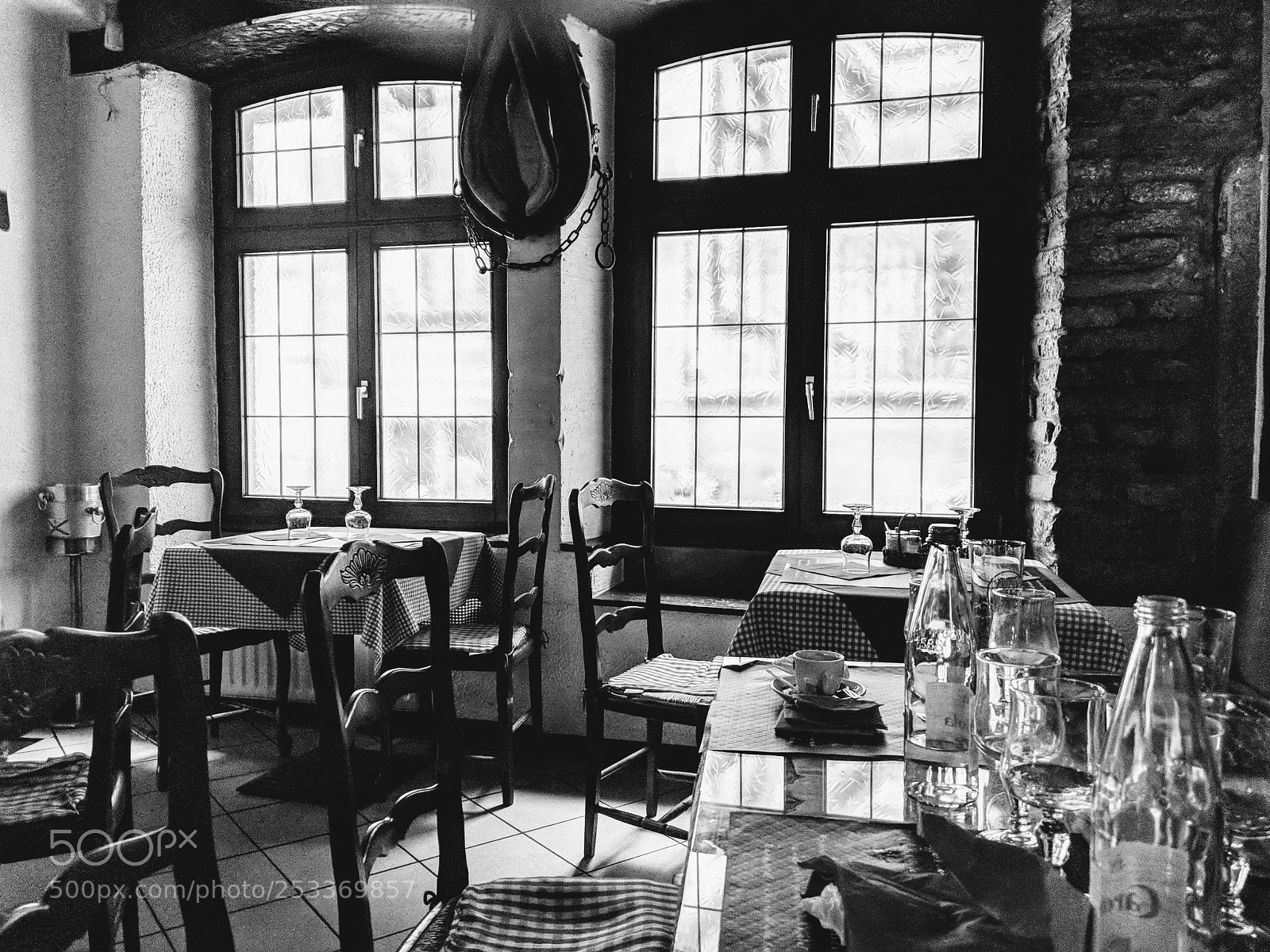Google Pixel 2 sample photo. From another epoque photography