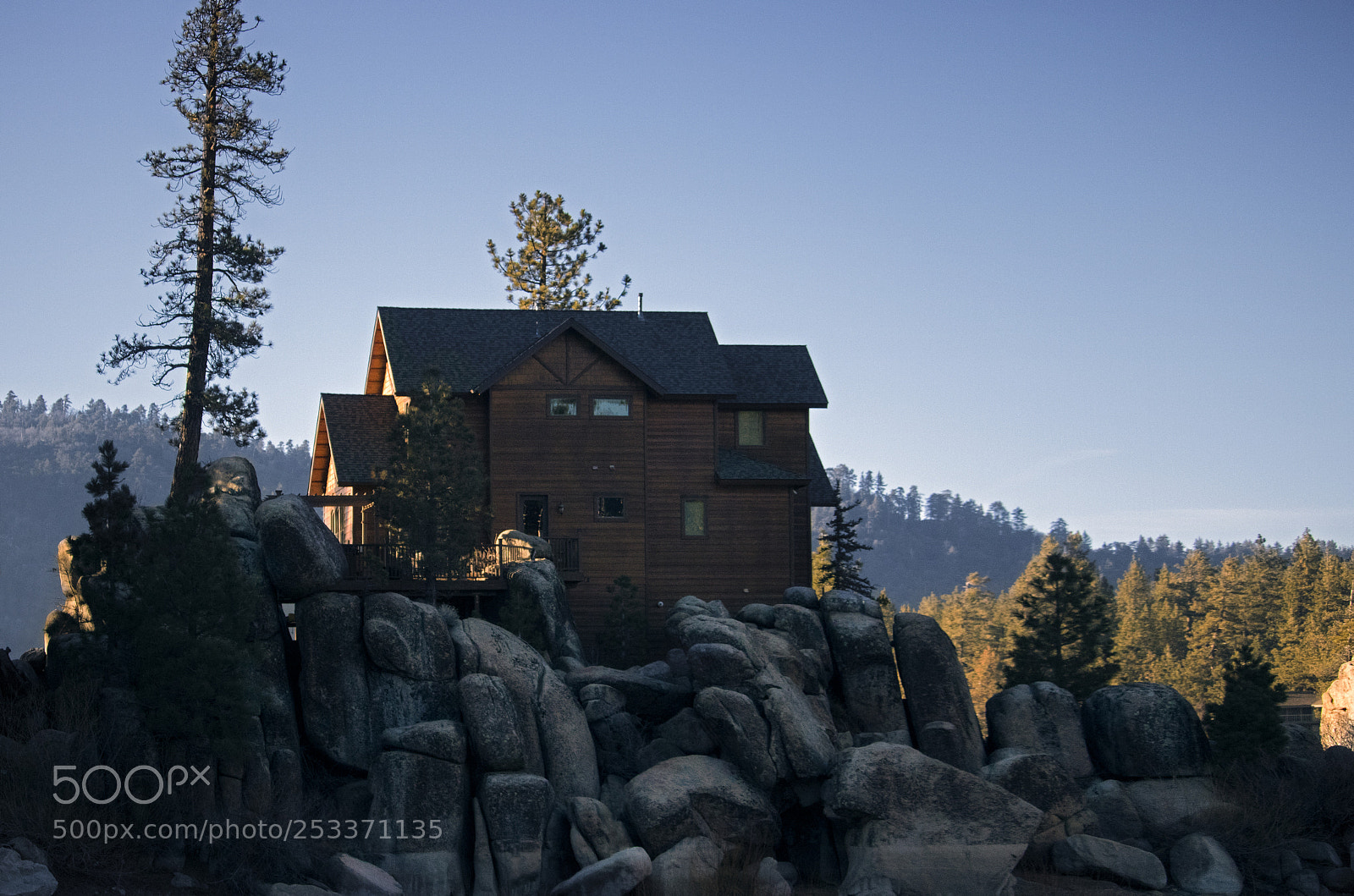 Canon EOS 750D (EOS Rebel T6i / EOS Kiss X8i) sample photo. House in rocks photography