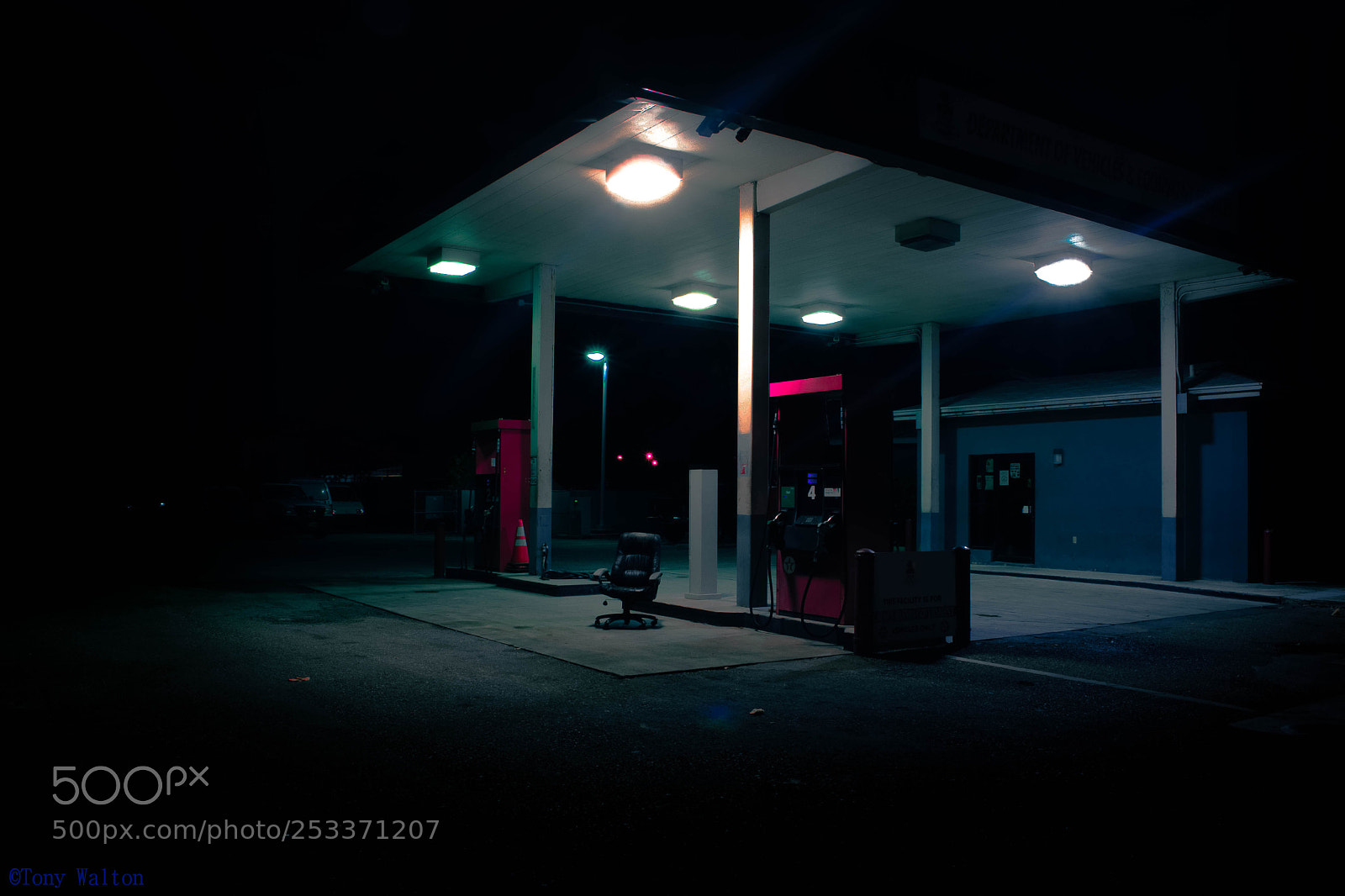 Nikon D7200 sample photo. Gas station in grand photography