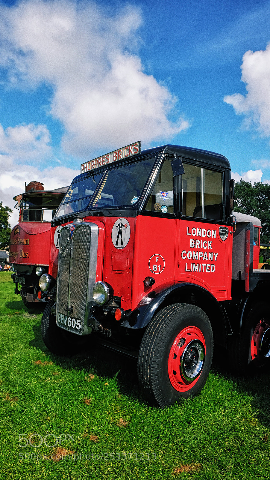Fujifilm X-T10 sample photo. Old lorry photography