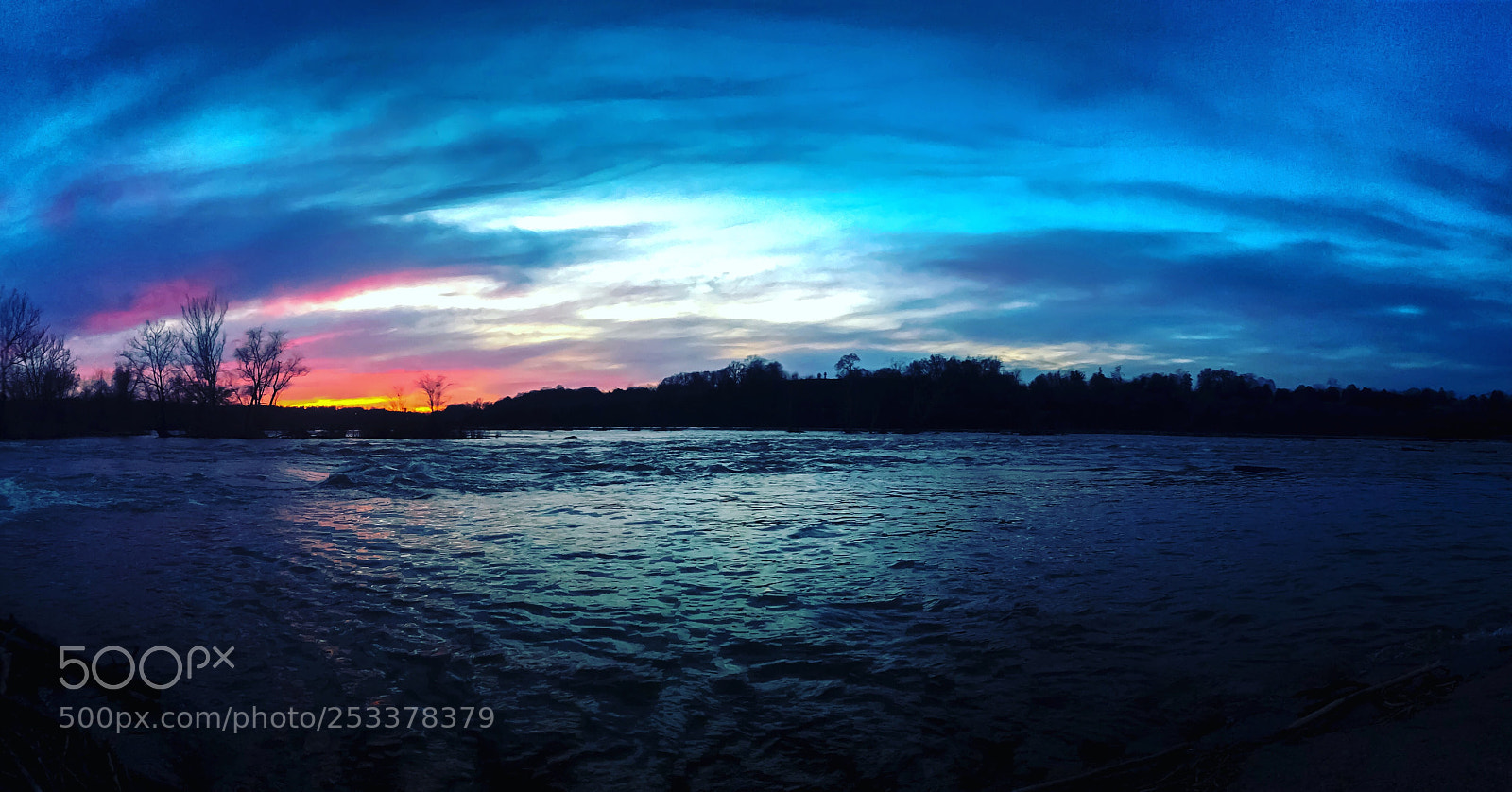 Apple iPhone SE sample photo. Belle isle pano photography