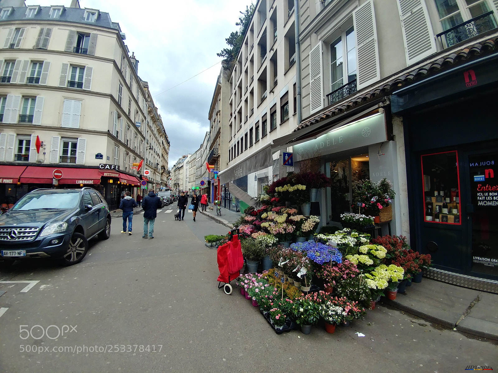 LG V20 sample photo. Paris photography