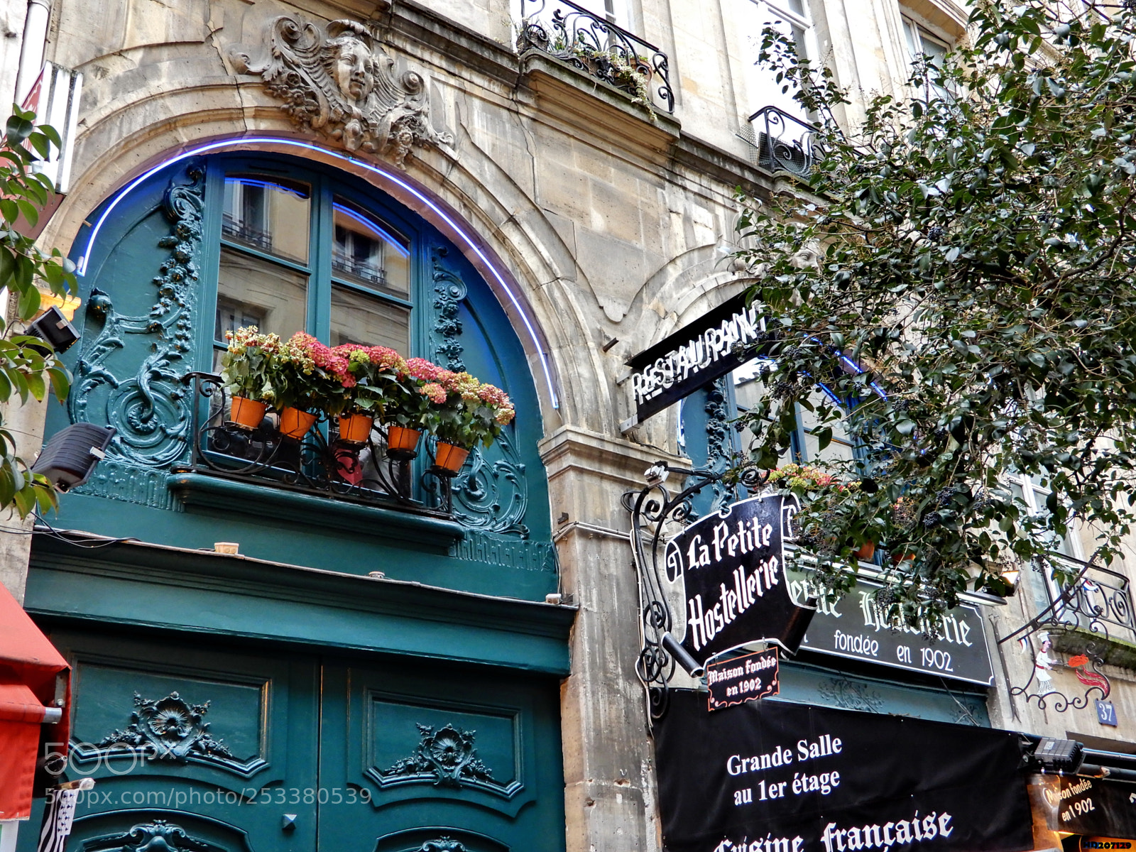 Nikon Coolpix A900 sample photo. Paris photography