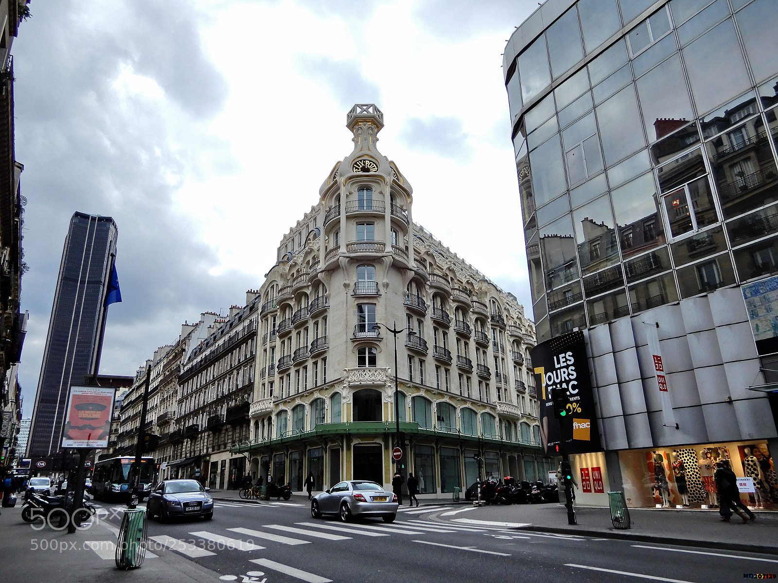Nikon Coolpix A900 sample photo. Paris photography