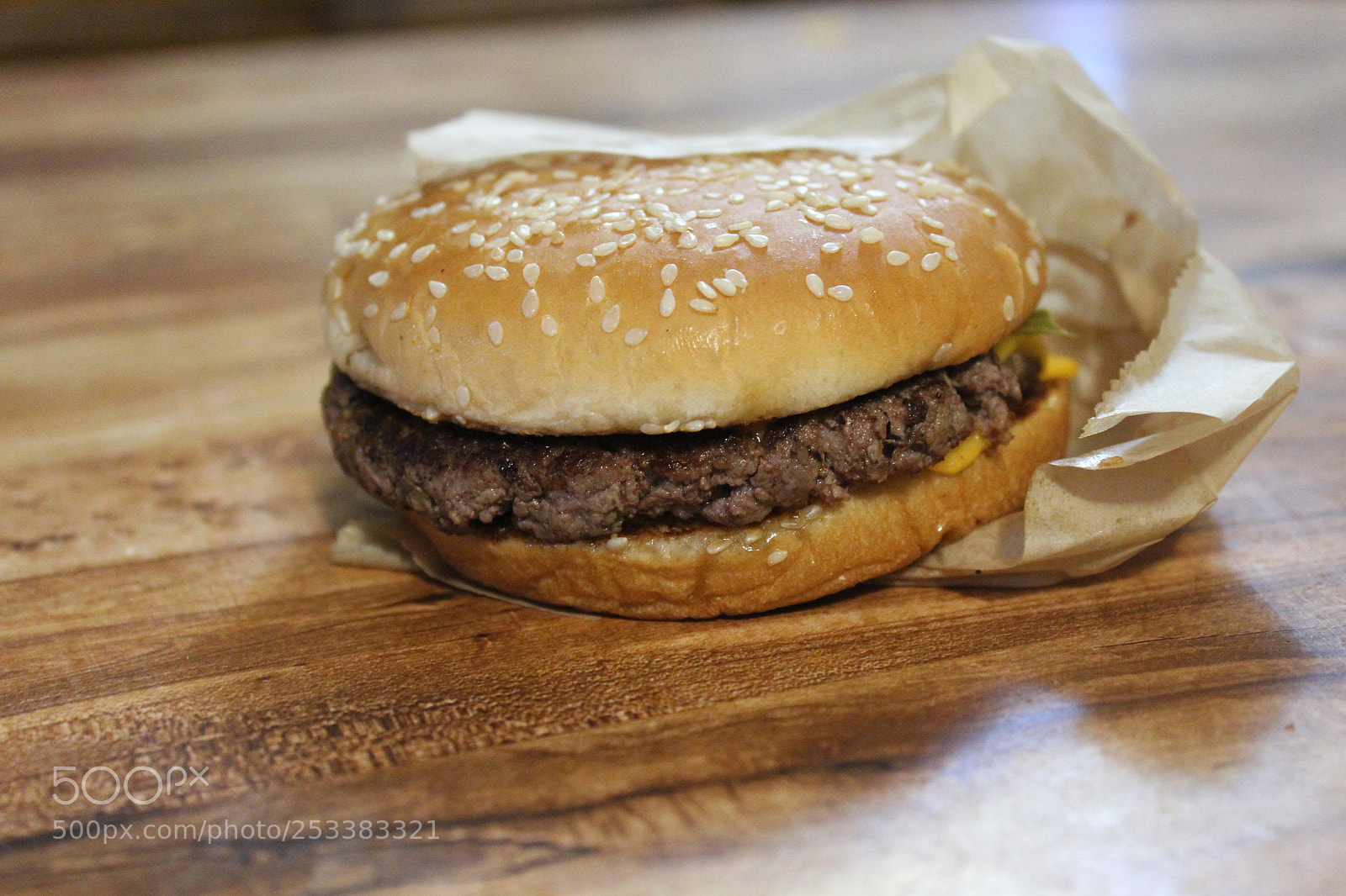 Canon EOS 1300D (EOS Rebel T6 / EOS Kiss X80) sample photo. Mcdonald's quarter pounder photography
