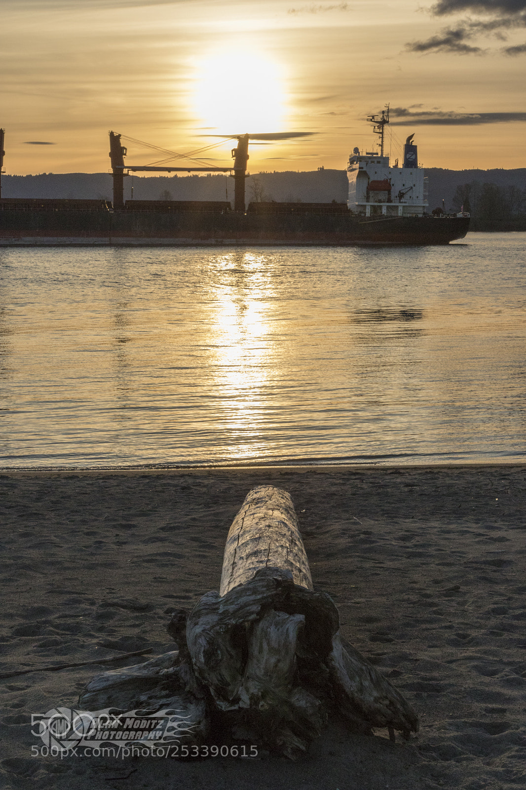 Canon EOS 7D Mark II sample photo. Driftwood, ship, sunset photography