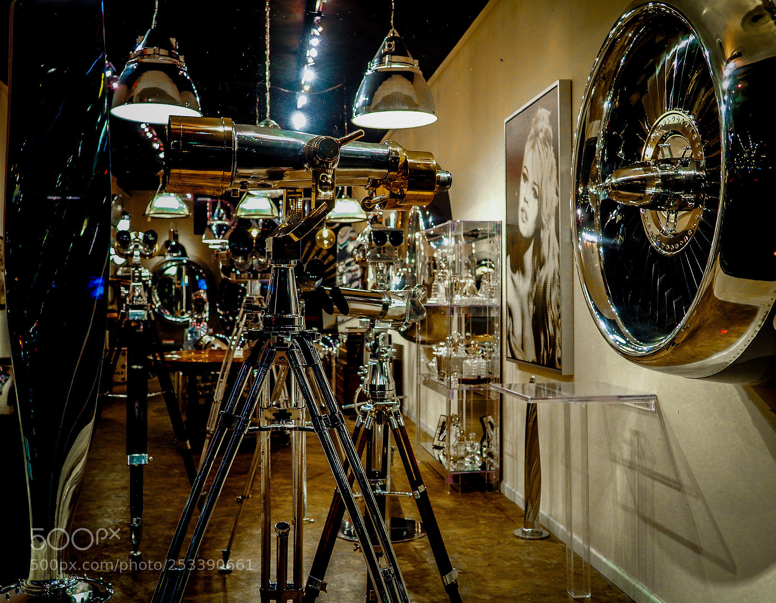 Olympus OM-D E-M10 sample photo. Metallic objects showcase  photography