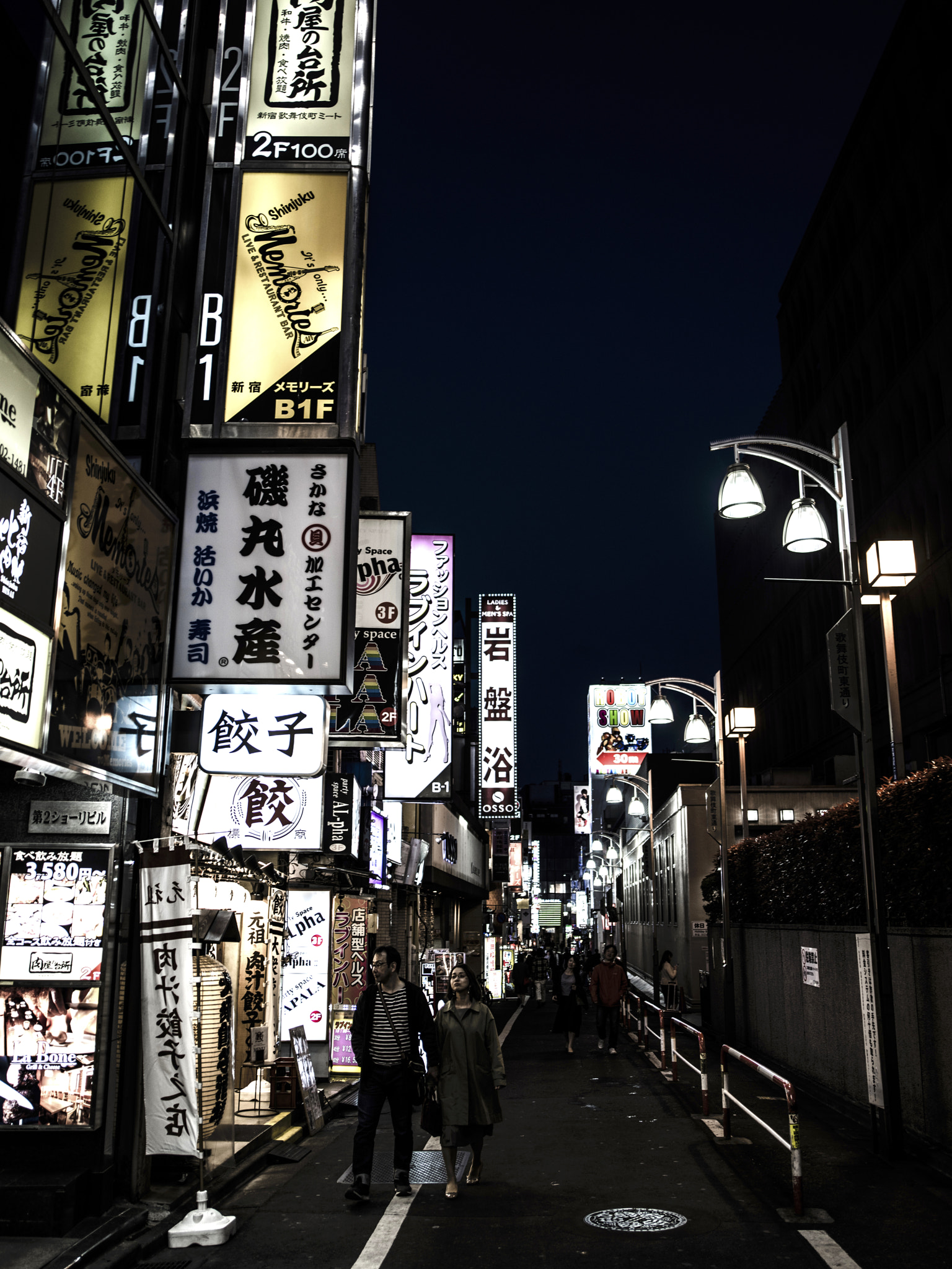 Pentax 645Z sample photo. Shinjuku night photography