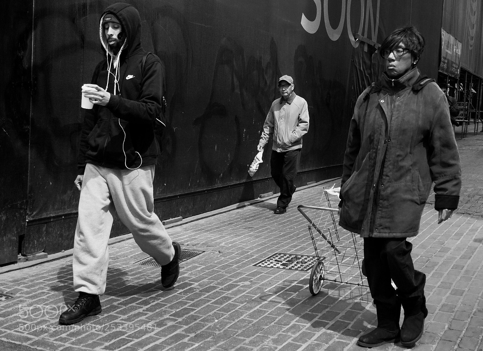 Sony a6500 sample photo. Three people onwinter street photography