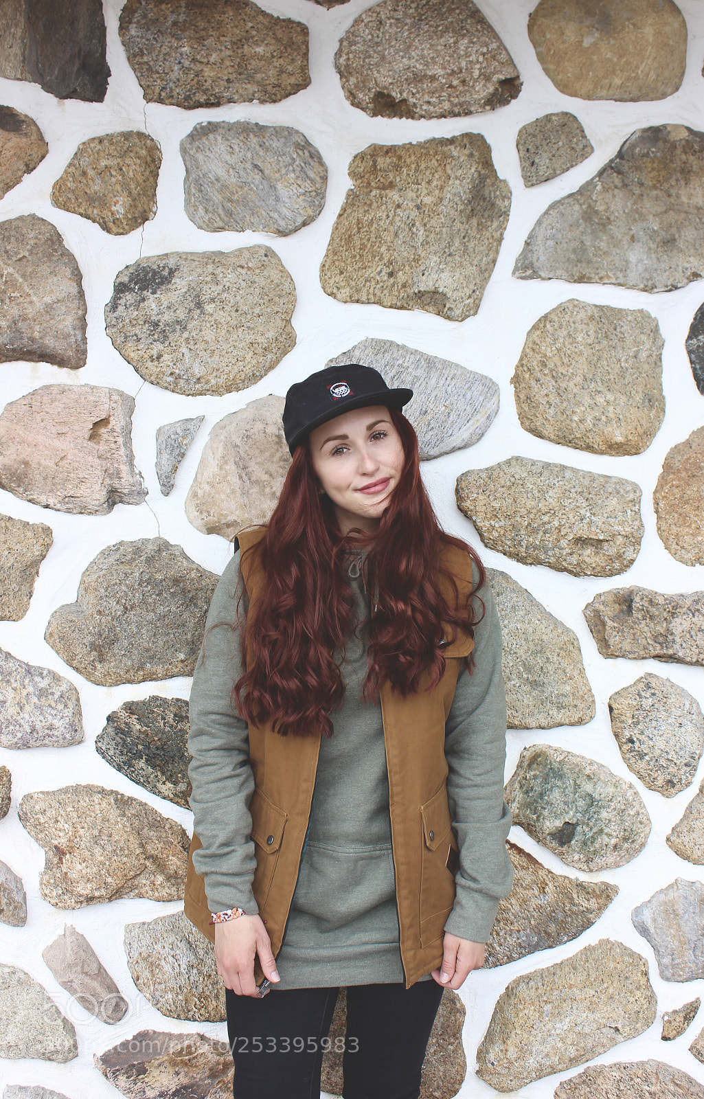 Canon EOS 600D (Rebel EOS T3i / EOS Kiss X5) sample photo. Red head hat photography