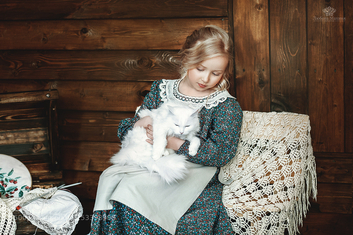 Canon EOS 5D Mark II sample photo. Варя и кот photography
