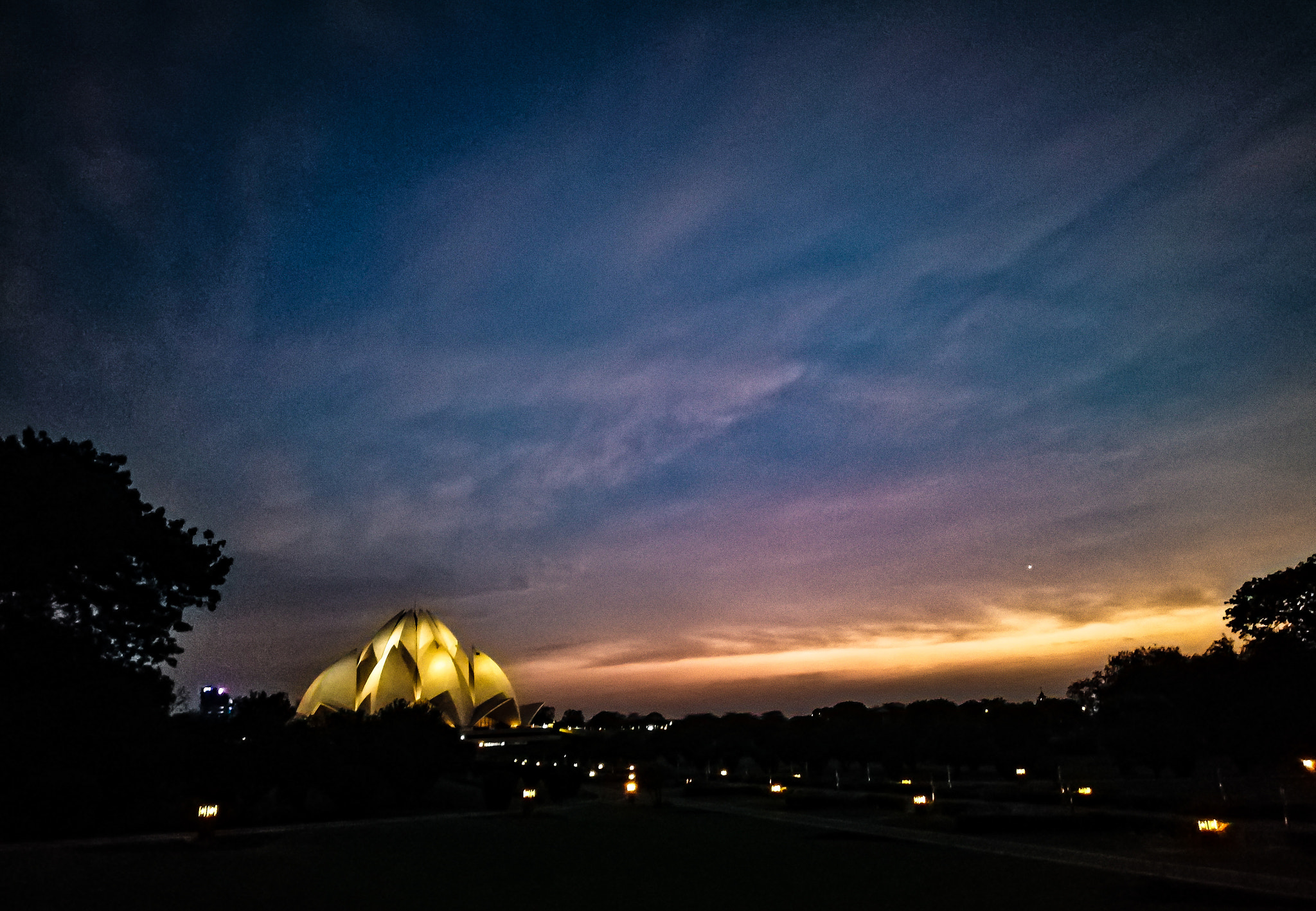 HUAWEI nova 2i sample photo. Baha'i house of worship photography