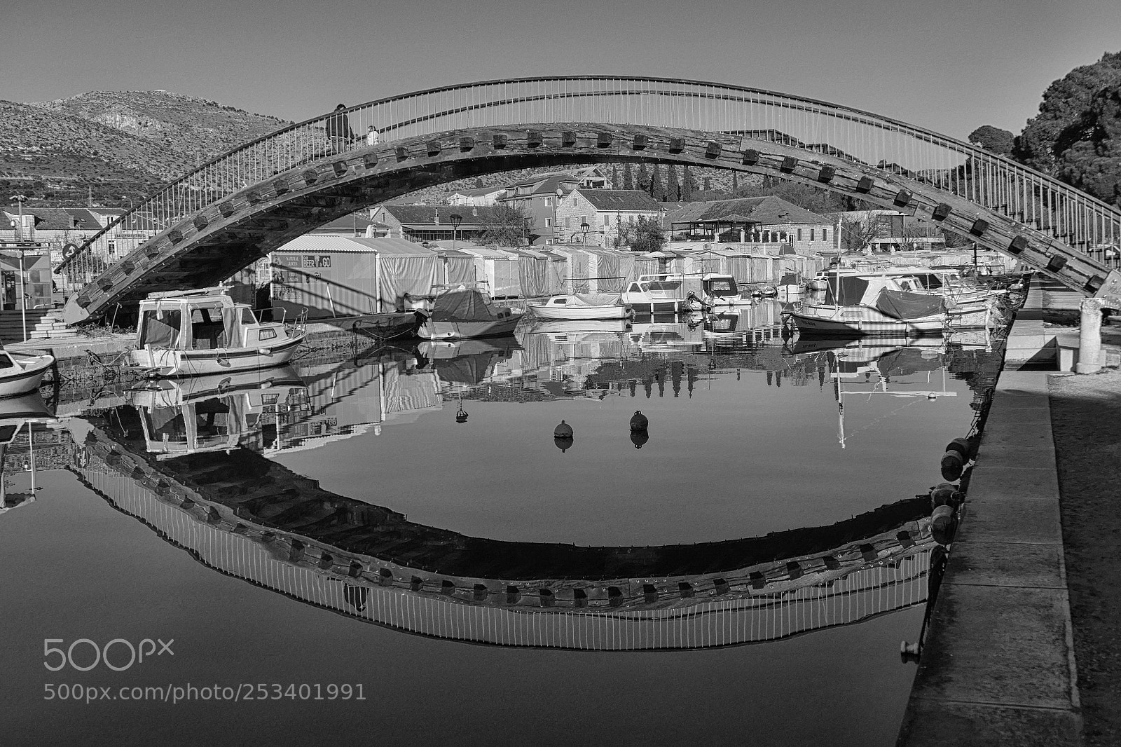 Panasonic Lumix DMC-FZ1000 sample photo. The bridge bw photography