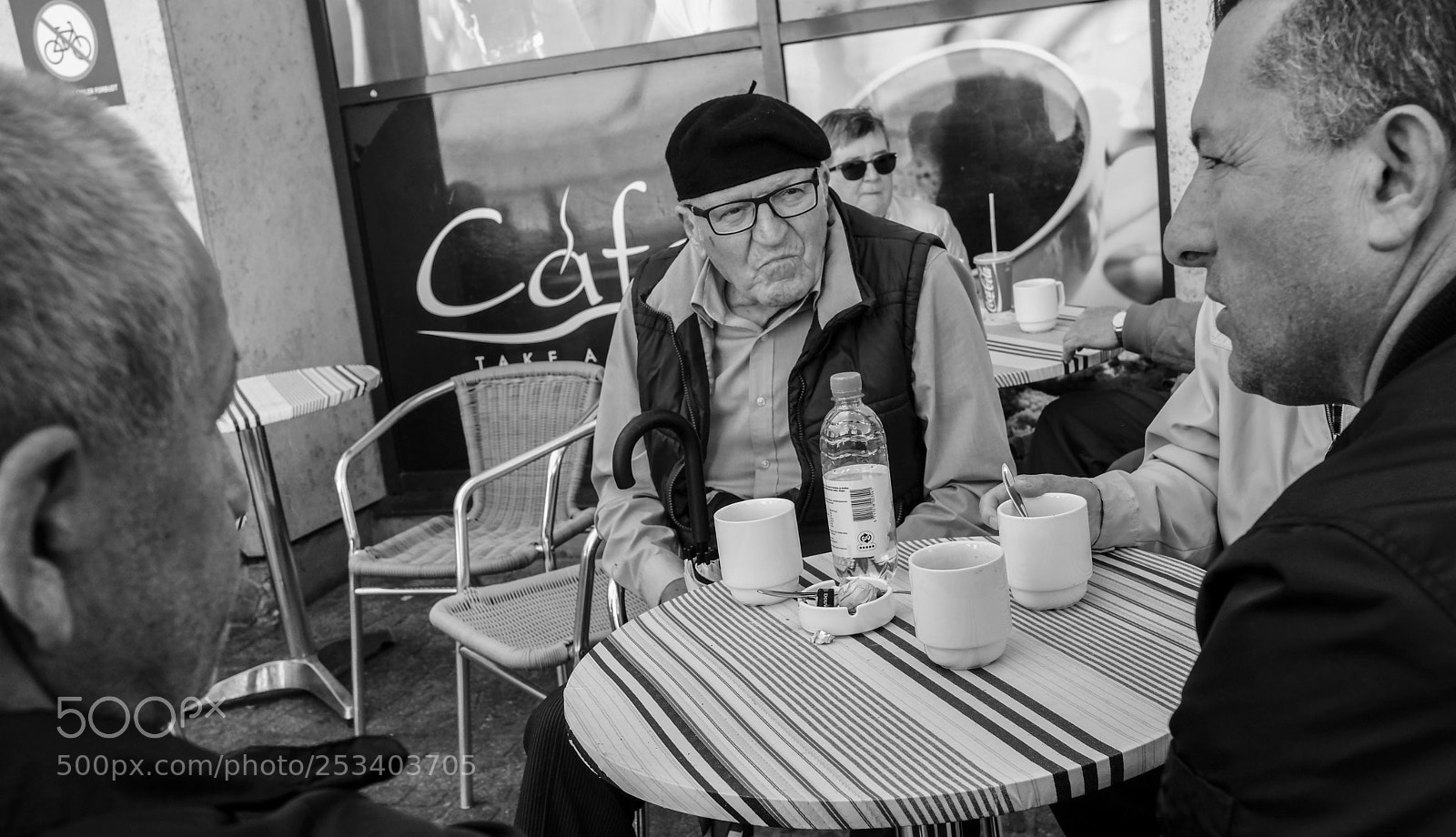 Fujifilm X-T20 sample photo. Conversation at the cafee photography