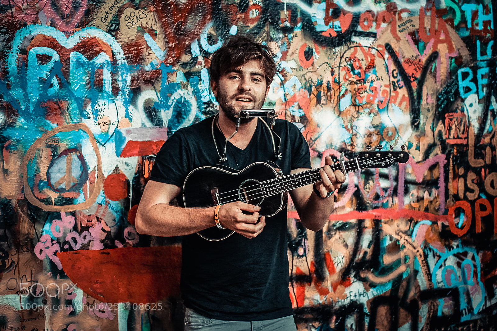 Canon EOS 60D sample photo. The street musician photography