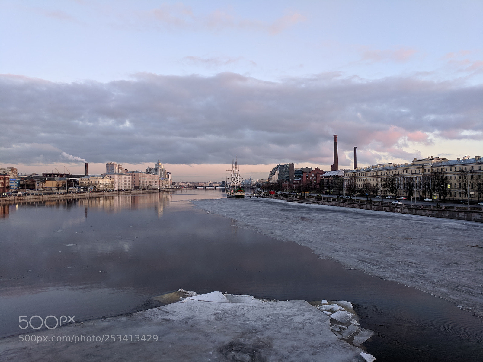 Google Pixel XL sample photo. Saint petersburg spring mood photography