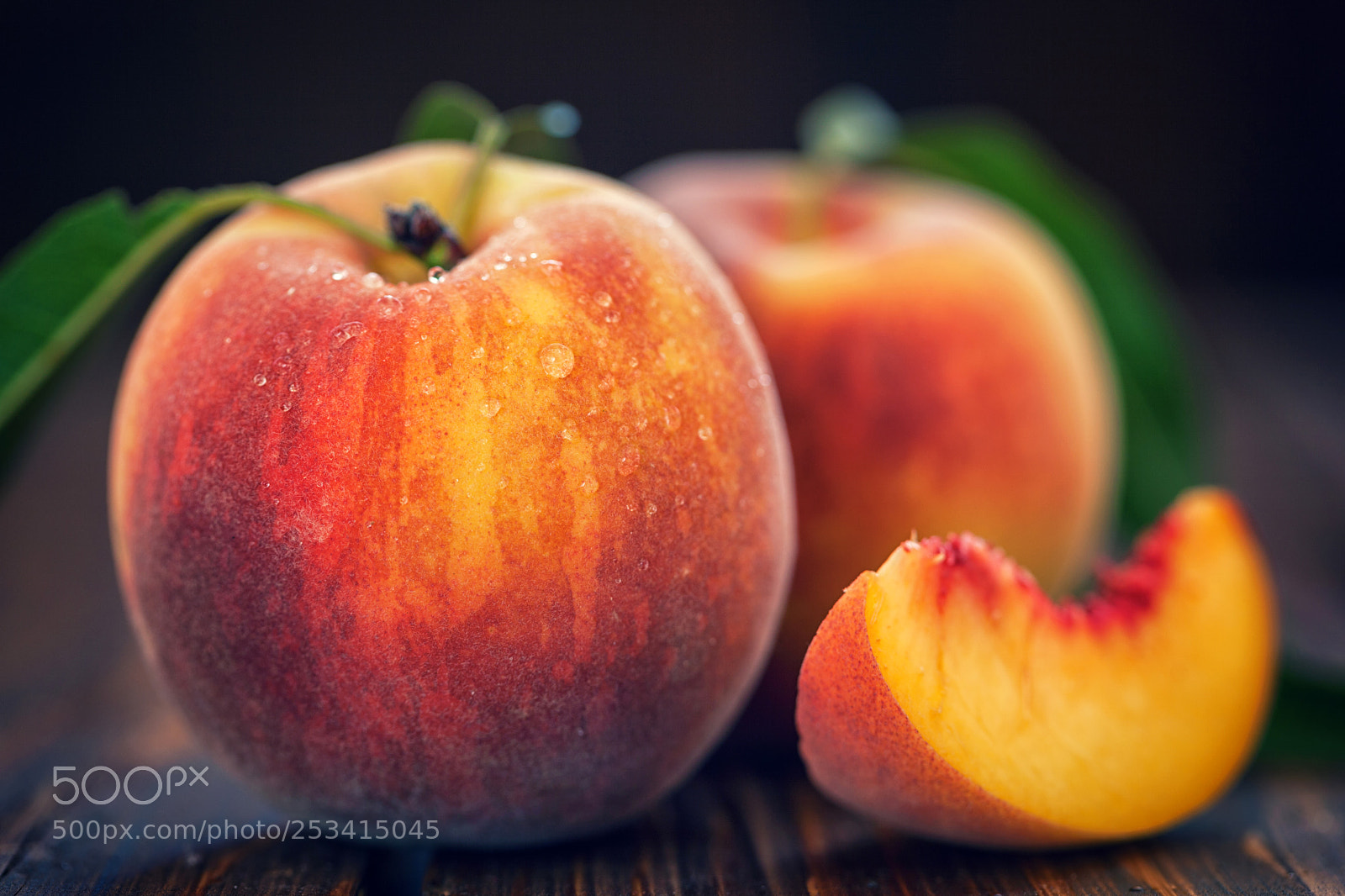 Canon EOS 5D Mark II sample photo. Fresh peaches photography