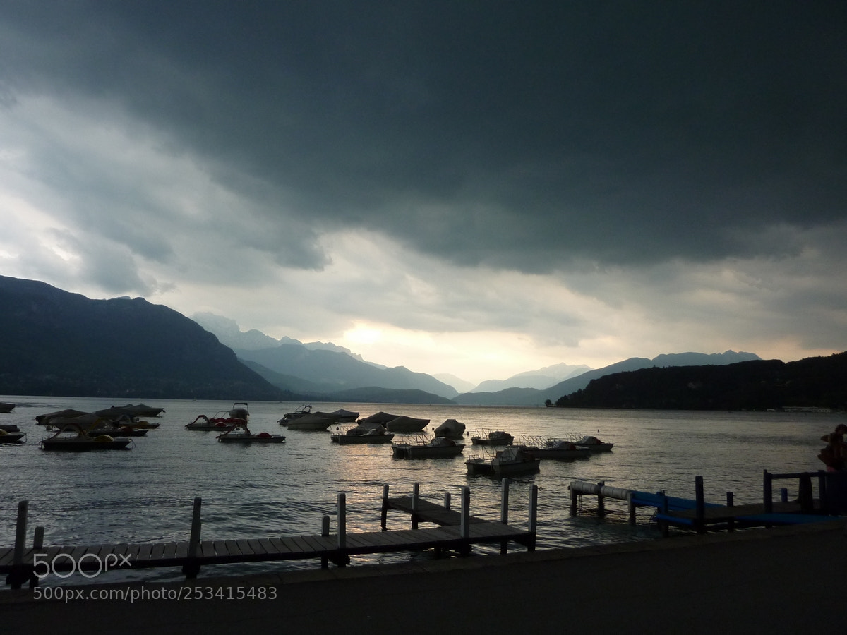 Panasonic DMC-TZ7 sample photo. Morning on annecy lake photography