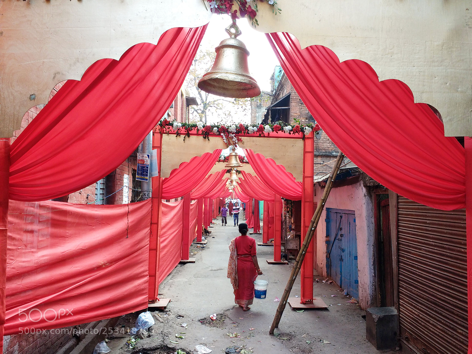 Motorola MotoG3 sample photo. The red city photography
