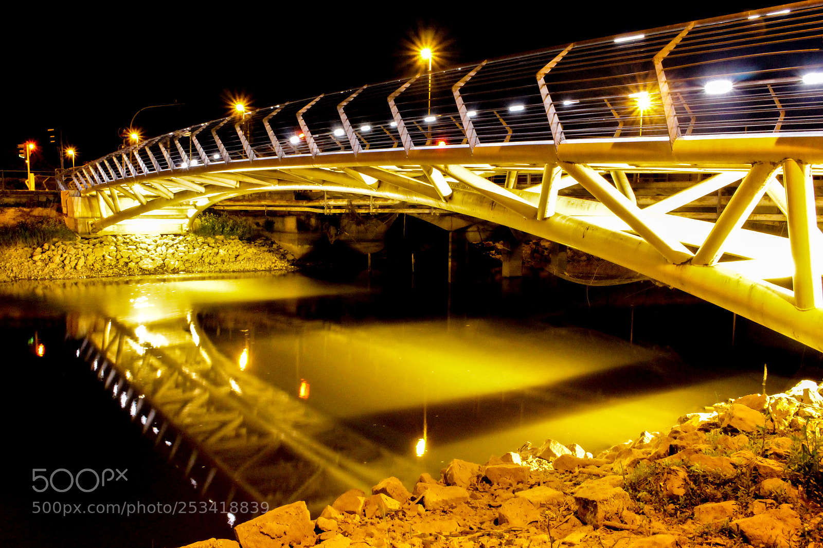 Canon EOS 700D (EOS Rebel T5i / EOS Kiss X7i) sample photo. Bridge lights reflections photography