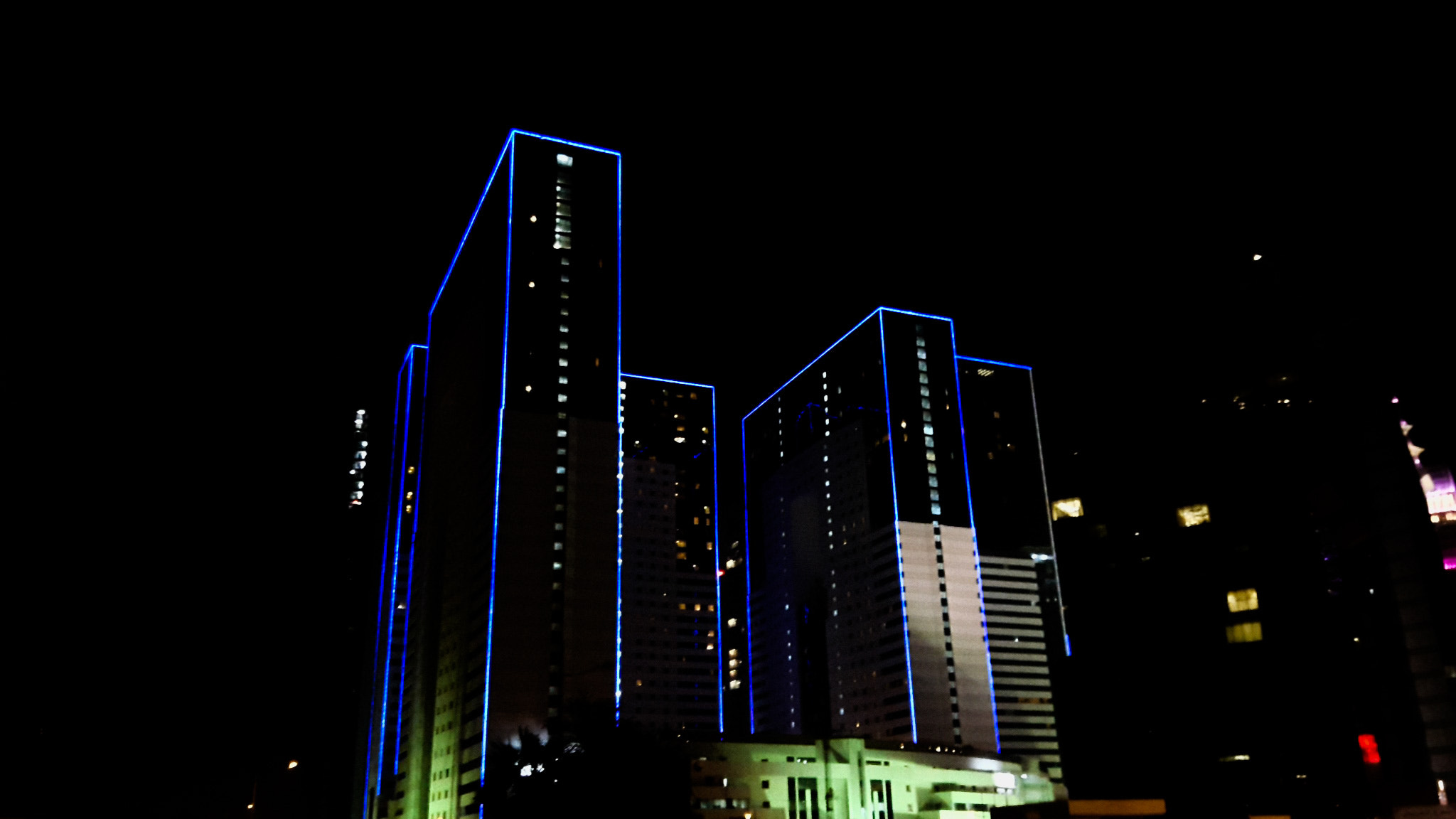 Samsung Galaxy A8 sample photo. The tower light's photography