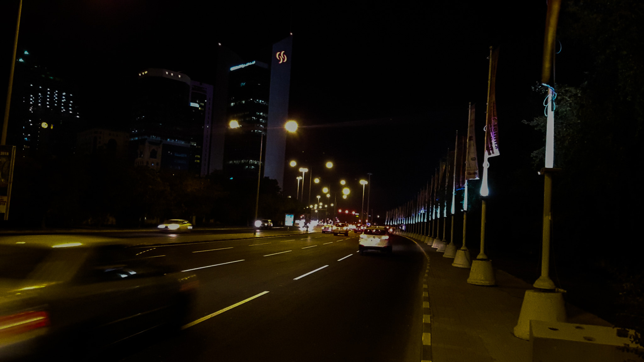 Samsung Galaxy A8 sample photo. Street lights photography