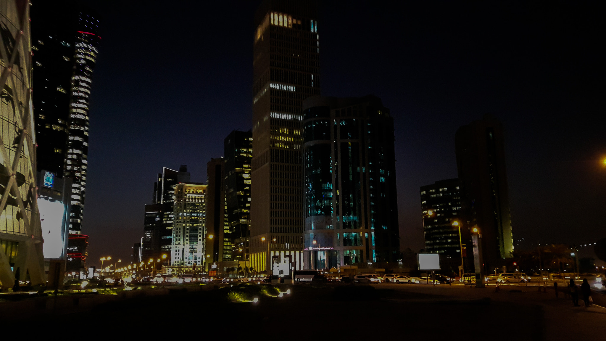 Samsung Galaxy A8 sample photo. Cityscapes at night photography