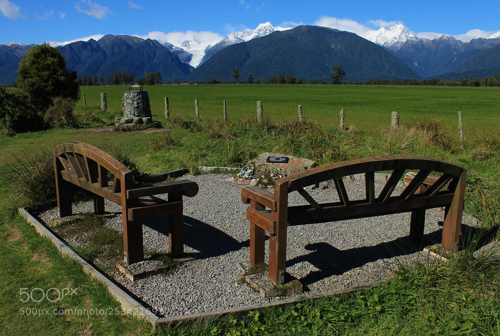 Canon EOS 1100D (EOS Rebel T3 / EOS Kiss X50) sample photo. Bench with a view photography
