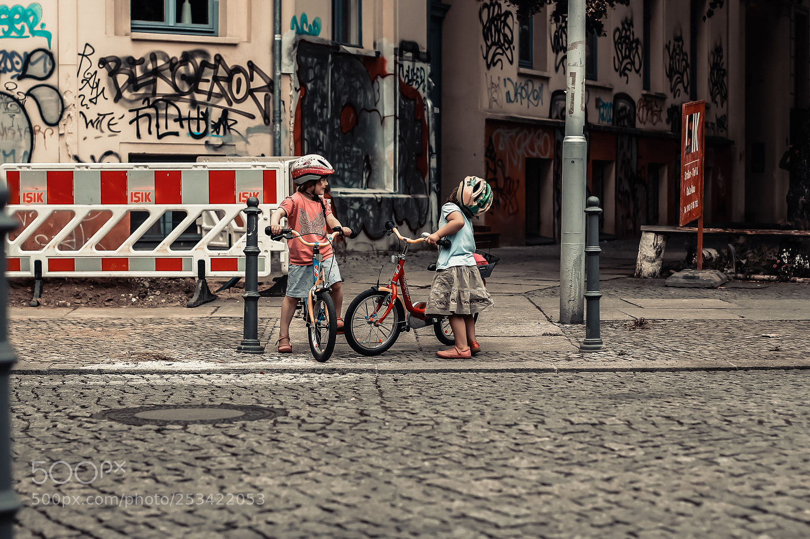 Canon EOS 60D sample photo. Two little kids photography