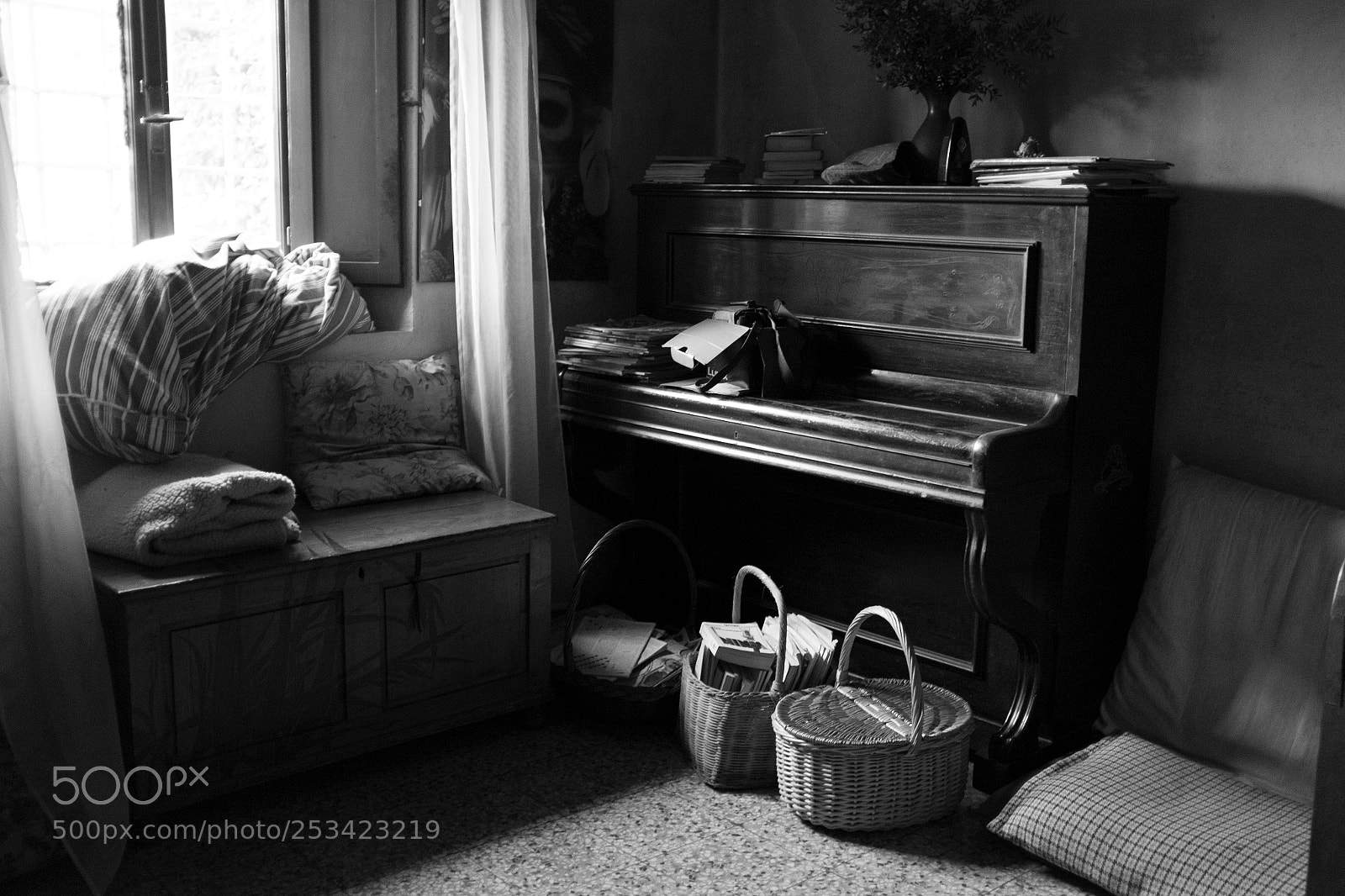 Fujifilm X100T sample photo. Piano photography