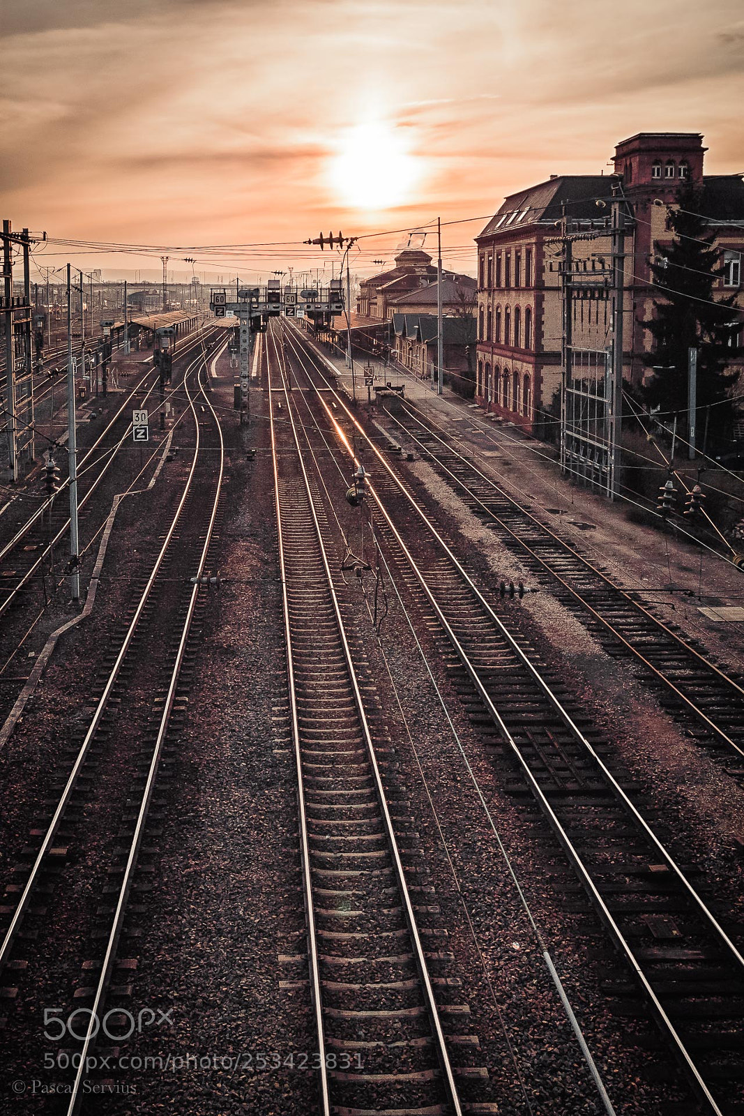 Canon EOS 450D (EOS Rebel XSi / EOS Kiss X2) sample photo. Gare de thionville photography