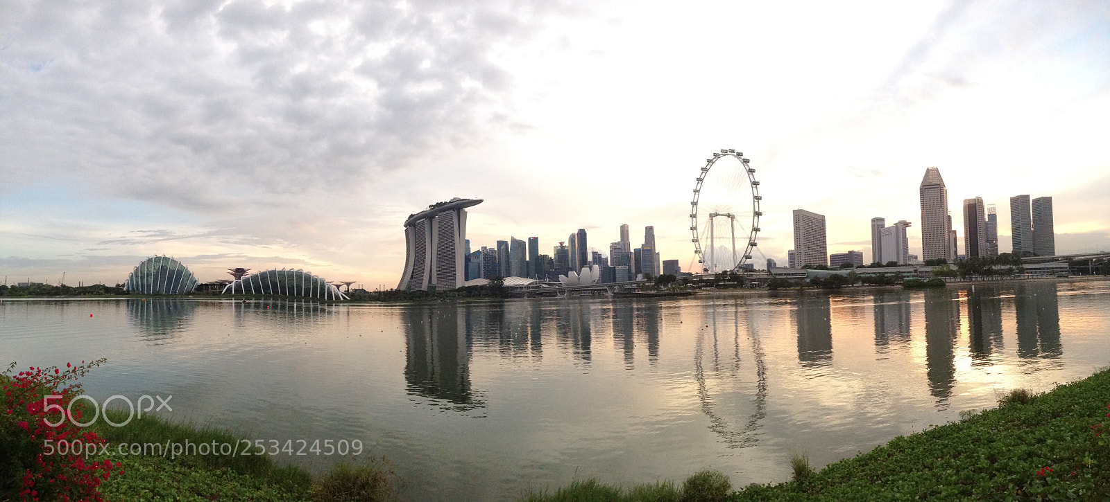 Apple iPhone 5 sample photo. Singapore skyline photography