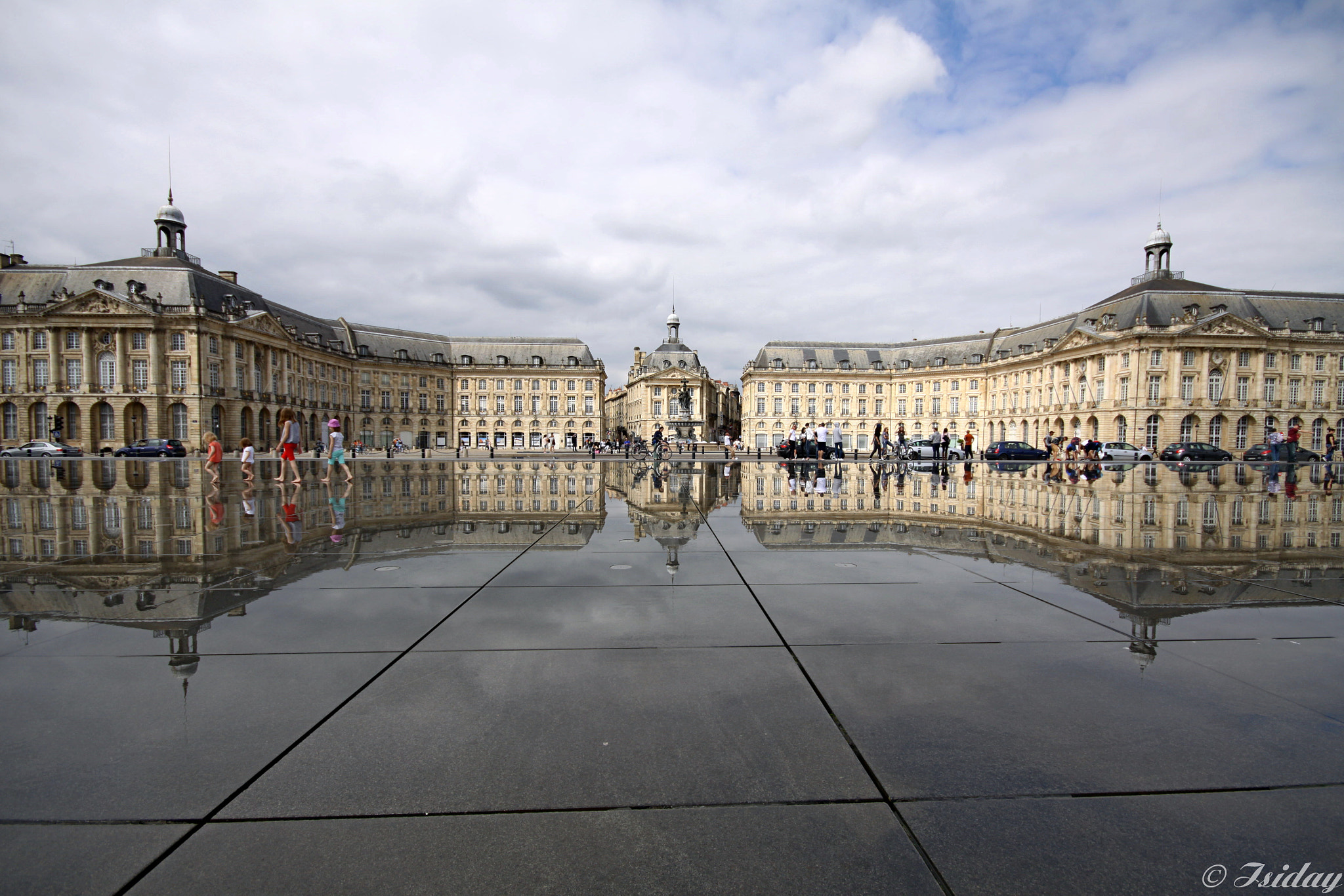 Canon EOS 50D + Sigma 10-20mm F4-5.6 EX DC HSM sample photo. Place du miroir bordeaux photography