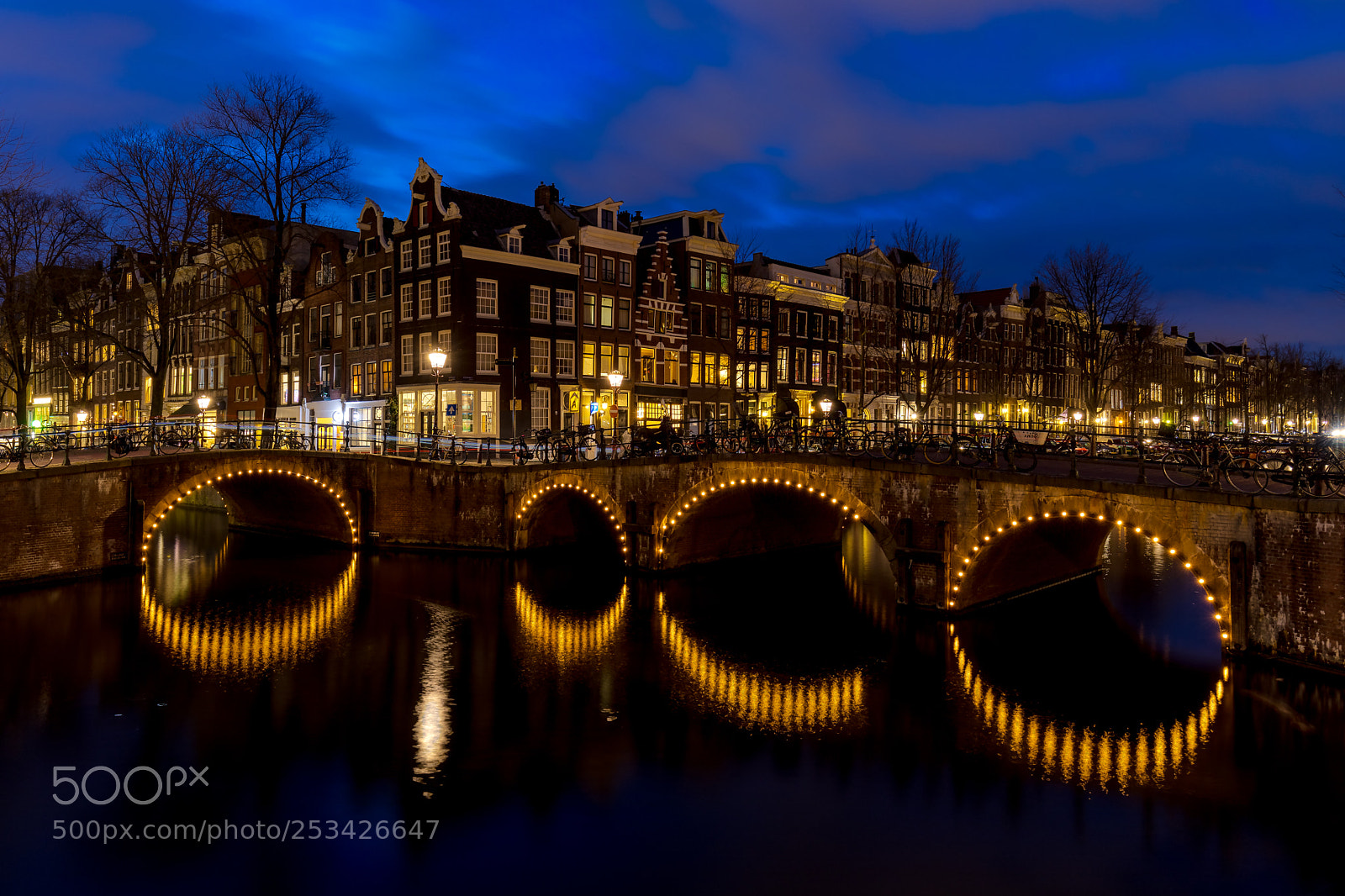 Canon EOS 5D Mark IV sample photo. Channels by night at photography