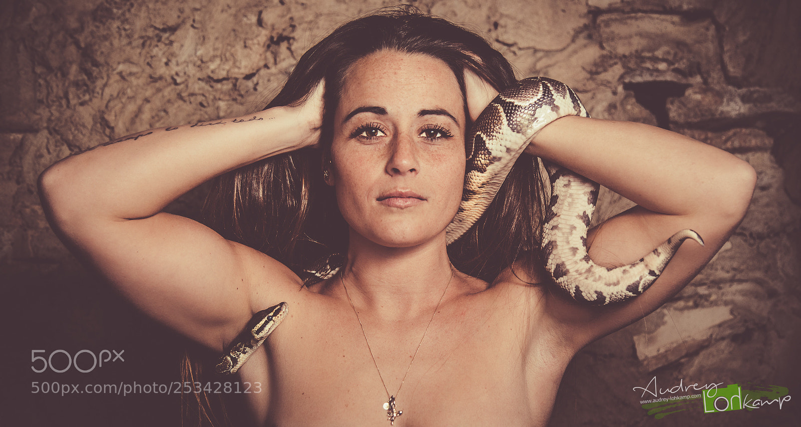 Canon EOS 5D Mark II sample photo. Daisy with my snake photography