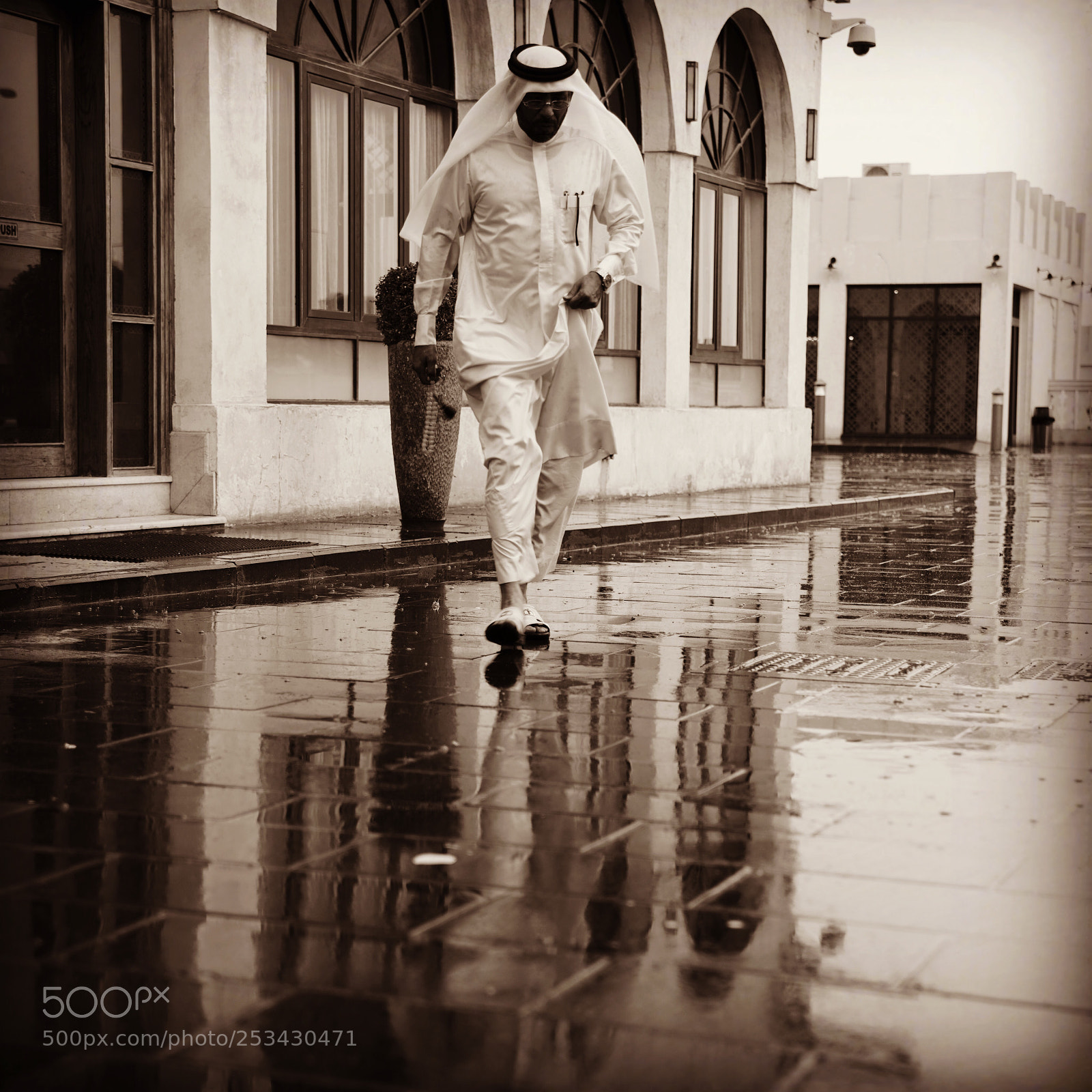 Sony a7R III sample photo. Under the rain  photography