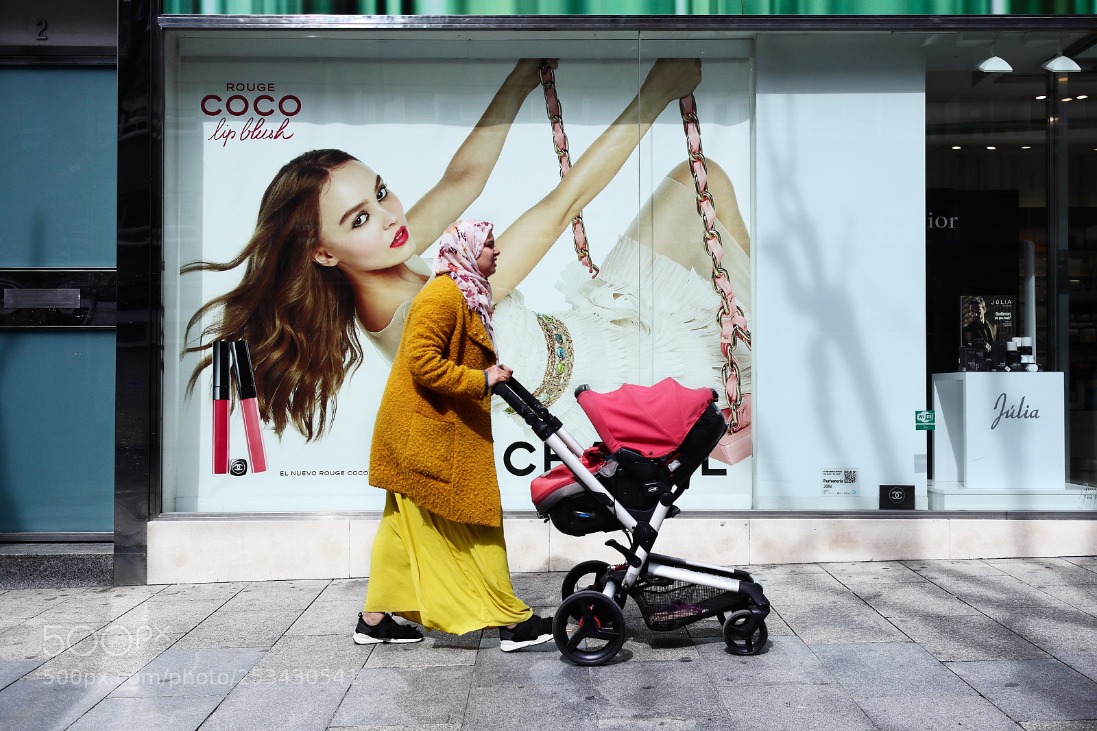 Canon EOS M5 sample photo. Mother  photography