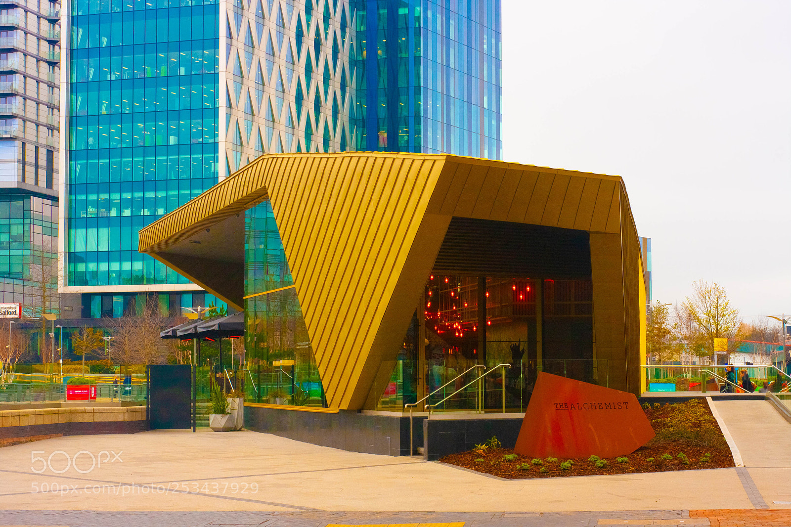 Canon EOS 40D sample photo. Vibrant building photography