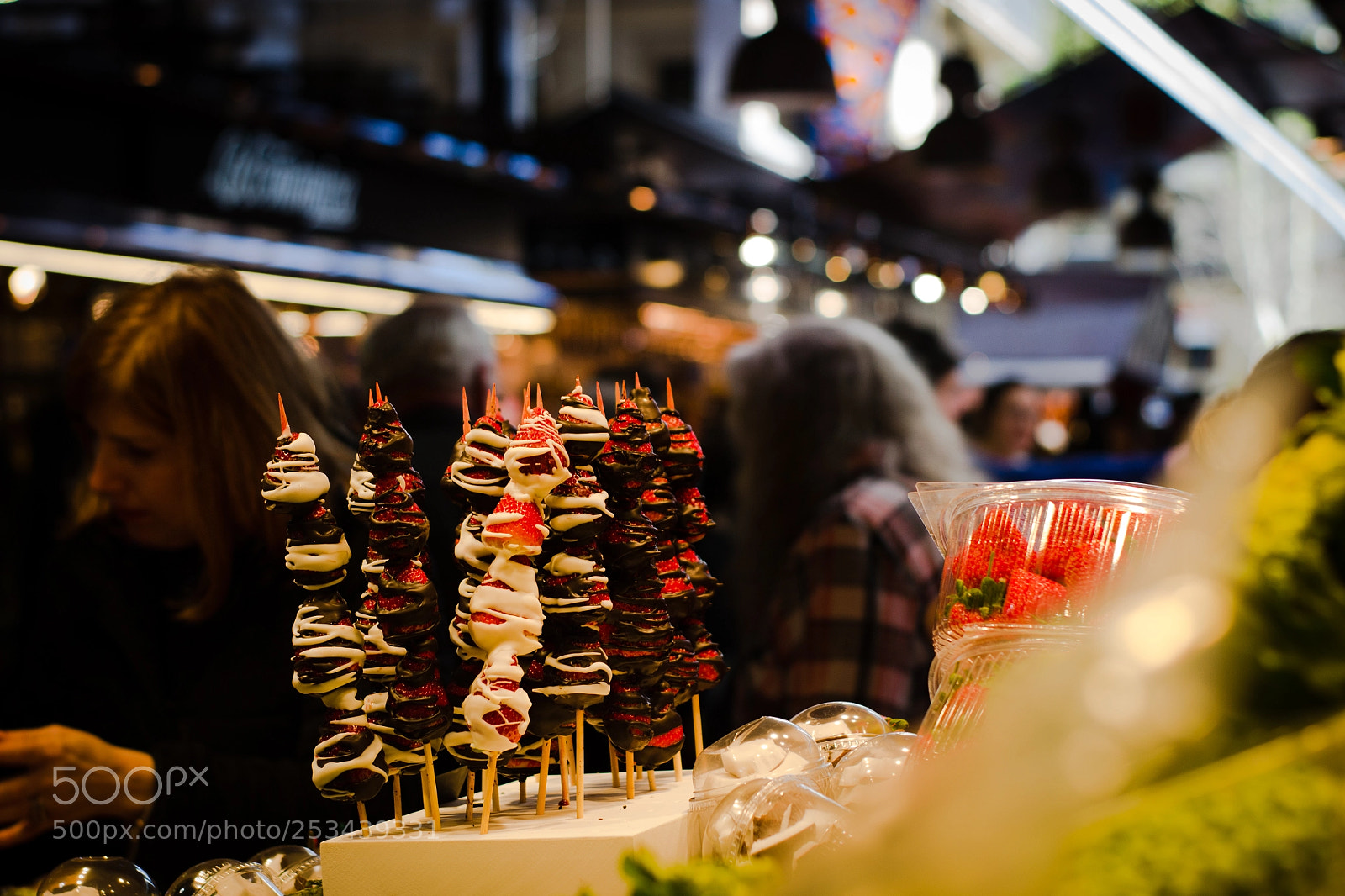 Nikon D3100 sample photo. Pincho de fresas y photography
