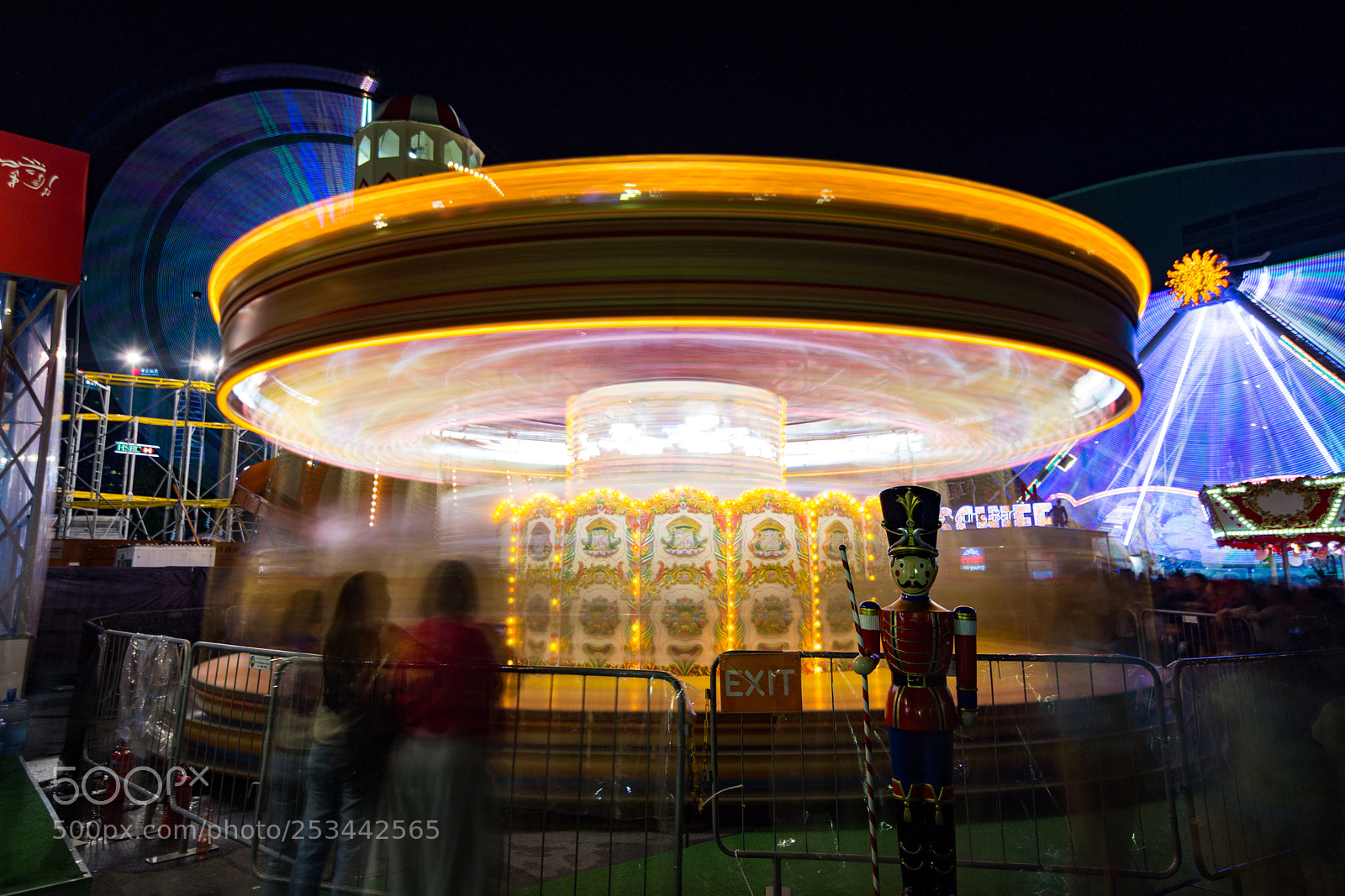 Nikon D7200 sample photo. Spinning horse ride photography