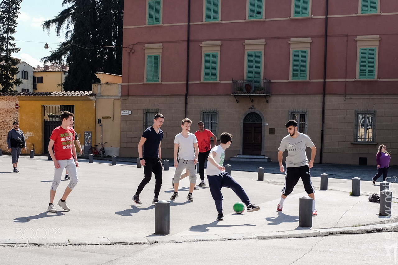 Fujifilm X100S sample photo. Pickup game photography